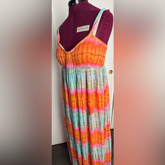 Colorful Tie-Dye Maxi Dress - Picture 3 of 7